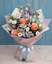 Букет цветов из:  Лизиантусы, Розы, Альстромерии и Гипсофила в Глинково