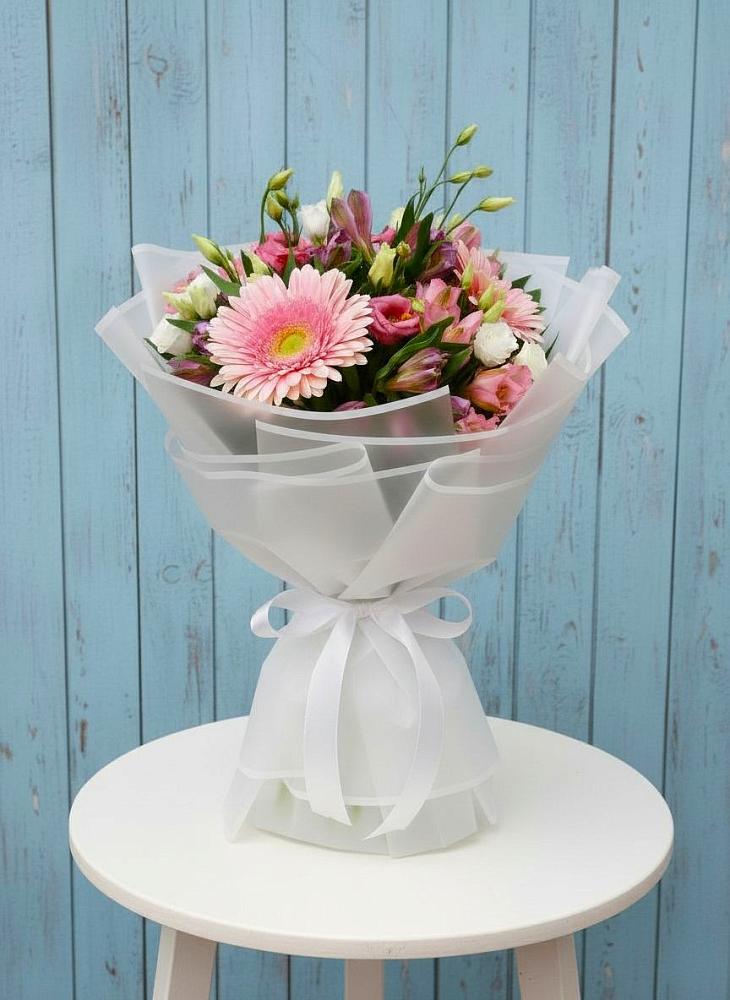 Букет цветов из: Герберы, Альстромерии и Лизиантусы в Глинково