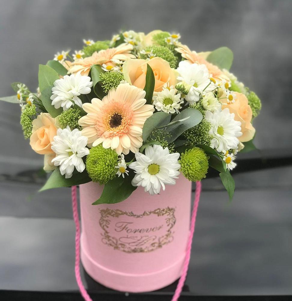 Цветочная композиция из Розы, Герберы и Хризантемы в шляпной коробке в Глинково